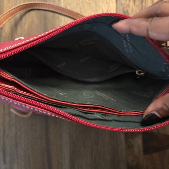 I Medici Firenze Italian Pebbled Leather Red with Camel Tan Trim Shoulder Bag - Picture 7 of 8